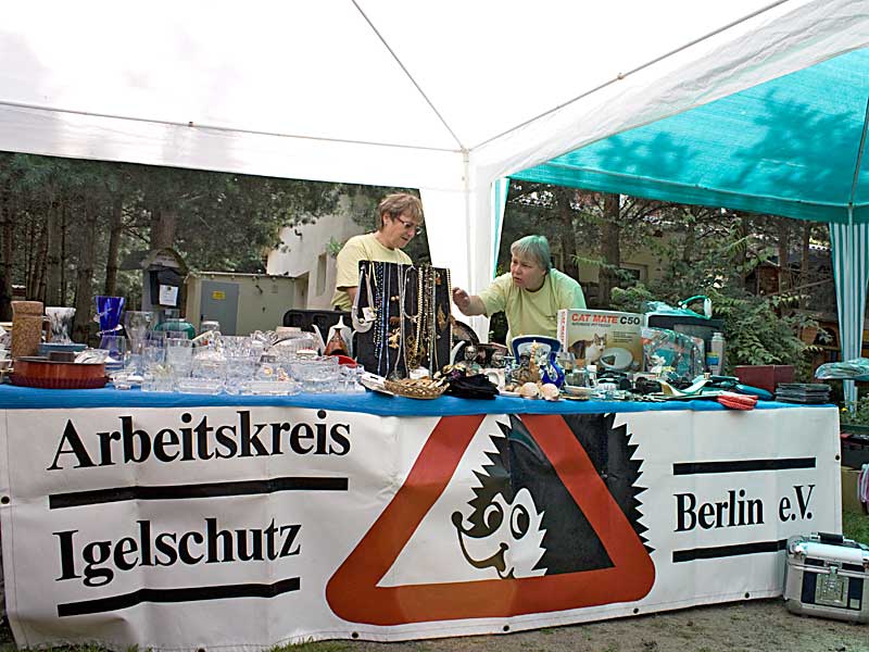 Trödelstand des Igelschutz Berlin e.V.